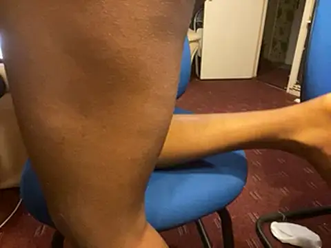 Snapshot of iveedie017 chatting on December 29, 2024, 5:33 pm iveedie017 online show from December 29, 2024, 5:33 pm