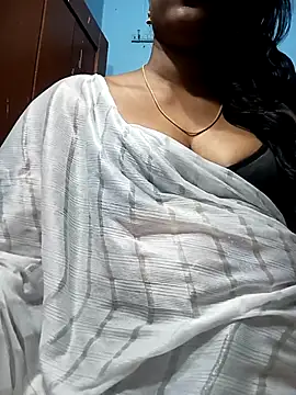 Snapshot of Tamillminnal chatting on February 27, 2025, 5:26 pm Tamillminnal online show from February 27, 2025, 5:26 pm