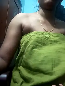Snapshot of Tamillminnal chatting on February 20, 2025, 5:30 pm Tamillminnal online show from February 20, 2025, 5:30 pm