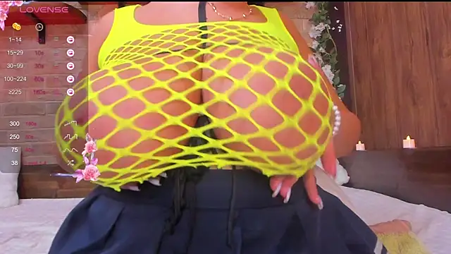 Lizzyvixxx online show from November 15, 2025, 3:05 pm