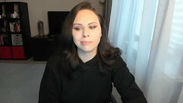 MollyCheiz online show from November 11, 2025, 12:44 pm