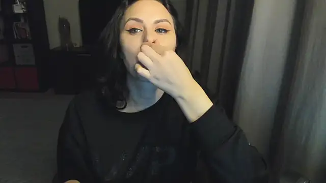 Snapshot of MollyCheiz chatting on September 18, 2025, 10:13 pm MollyCheiz online show from September 18, 2025, 10:13 pm