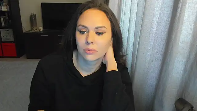 Snapshot of MollyCheiz chatting on October 17, 2025, 11:45 am MollyCheiz online show from October 17, 2025, 11:45 am