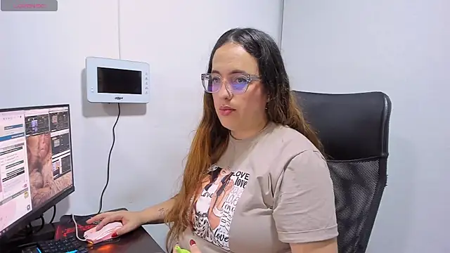 sussan miller  online show from November 24, 2025, 11:05 pm