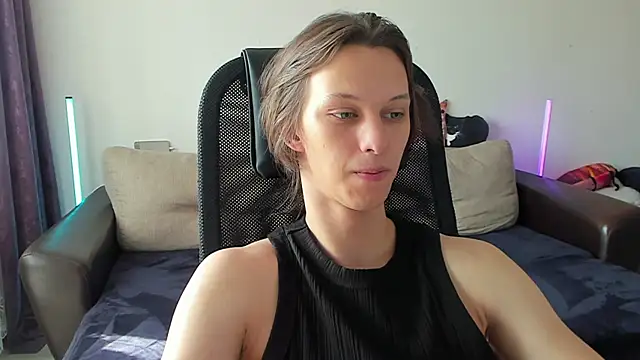 Snapshot of Ostin_meow chatting on June 12, 2026, 10:46 am Ostin meow online show from June 12, 2026, 10:46 am