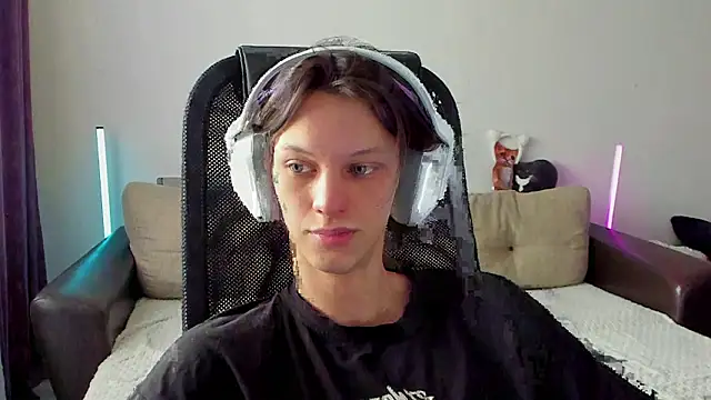 Ostin meow online show from February 6, 2026, 6:42 am