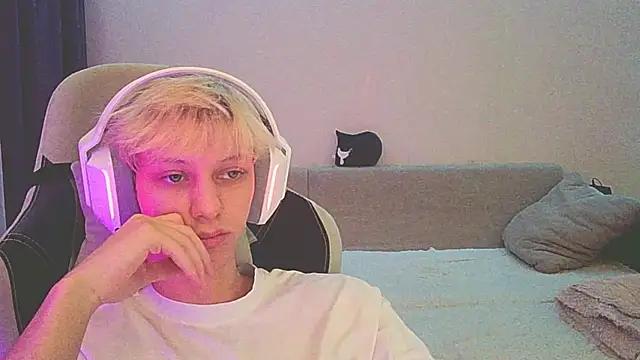Ostin meow online show from December 26, 2024, 3:20 pm