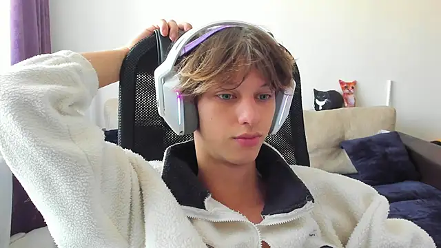 Ostin meow online show from September 26, 2025, 5:58 am