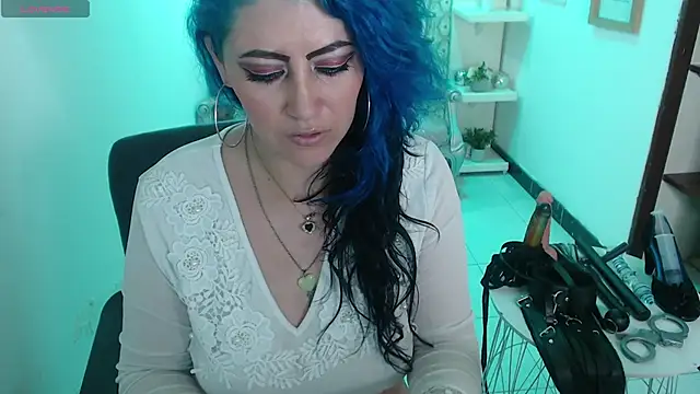 scarleth blue online show from March 3, 2025, 9:13 am
