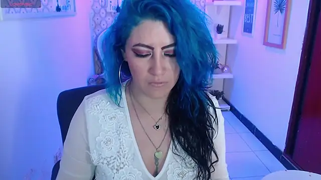 scarleth blue online show from March 3, 2025, 3:05 am