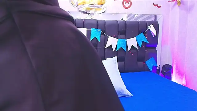 Snapshot of canela_oss chatting on September 27, 2025, 12:00 pm canela oss online show from September 27, 2025, 12:00 pm