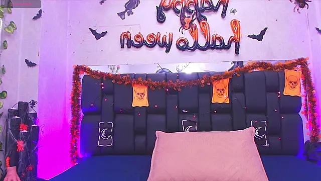 Snapshot of canela_oss chatting on October 17, 2025, 11:56 am canela oss online show from October 17, 2025, 11:56 am