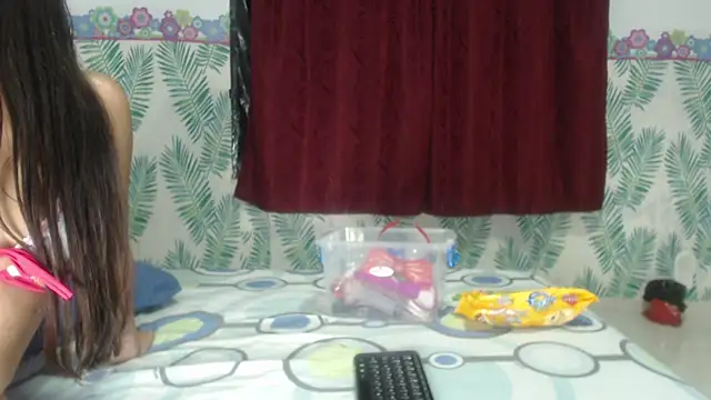 Snapshot of leonabigass18 chatting on December 9, 2024, 2:39 pm leonabigass18 online show from December 9, 2024, 2:39 pm