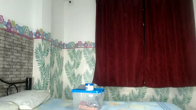 Snapshot of leonabigass18 chatting on February 6, 2025, 2:37 pm leonabigass18 online show from February 6, 2025, 2:37 pm