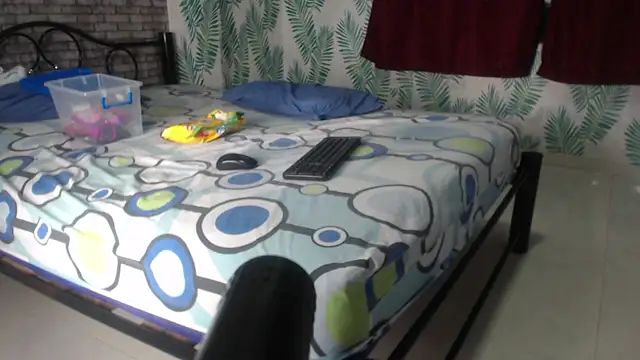 Snapshot of leonabigass18 chatting on December 14, 2024, 2:42 pm leonabigass18 online show from December 14, 2024, 2:42 pm