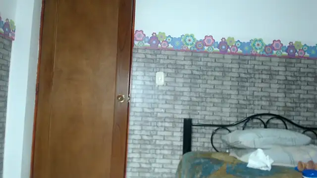 Snapshot of leonabigass18 chatting on January 28, 2025, 6:28 pm leonabigass18 online show from January 28, 2025, 6:28 pm