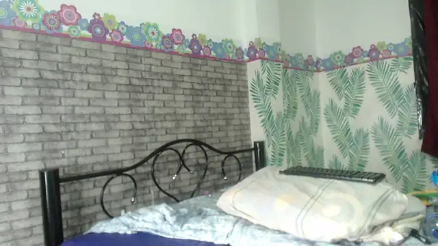 Snapshot of leonabigass18 chatting on December 4, 2024, 5:27 pm leonabigass18 online show from December 4, 2024, 5:27 pm