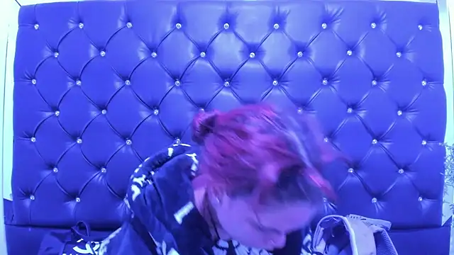 Snapshot of MelanyCarter18 chatting on October 15, 2025, 2:03 pm MelanyCarter18 online show from October 15, 2025, 2:03 pm