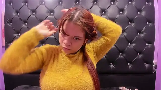 Snapshot of MelanyCarter18 chatting on September 29, 2025, 2:01 pm MelanyCarter18 online show from September 29, 2025, 2:01 pm