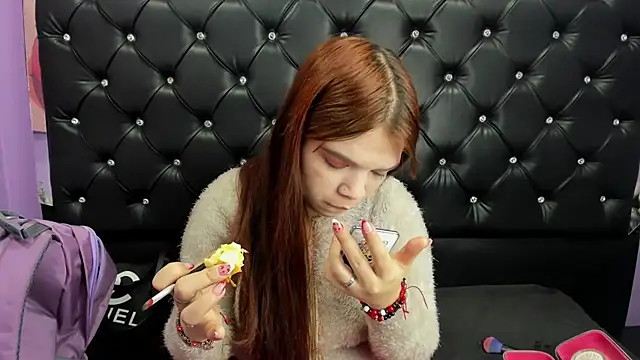 Snapshot of MelanyCarter18 chatting on September 24, 2025, 1:50 pm MelanyCarter18 online show from September 24, 2025, 1:50 pm