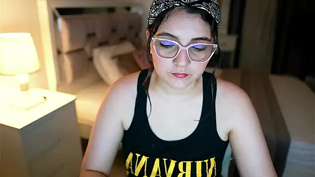 Camilaa bueno online show from February 20, 2026, 1:02 am