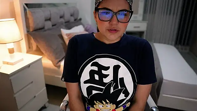 Camilaa bueno online show from October 12, 2025, 3:30 am