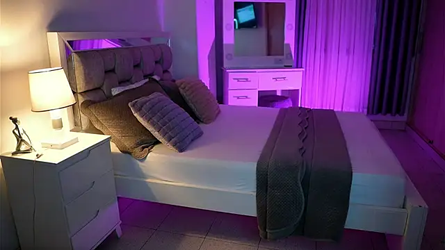 Camilaa bueno online show from March 20, 2025, 11:02 pm