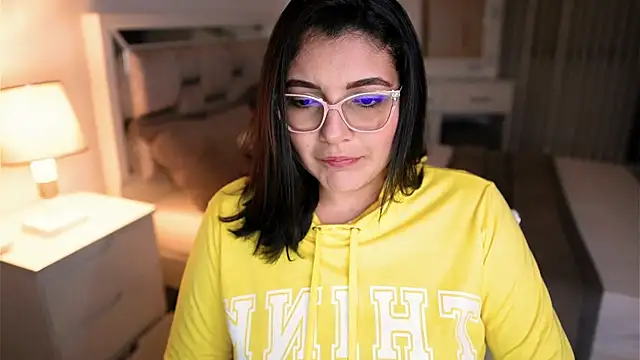 Camilaa bueno online show from October 1, 2025, 11:41 pm