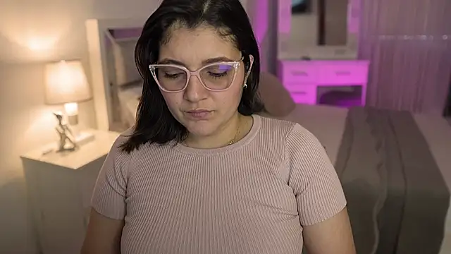 Camilaa bueno online show from January 3, 2025, 10:19 pm