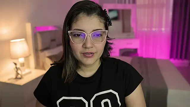 Camilaa bueno online show from January 11, 2025, 9:46 pm