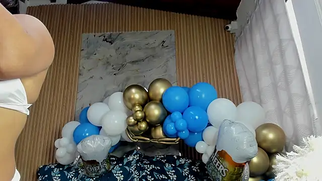 Snapshot of Any_topless chatting on October 13, 2025, 11:01 am Any topless online show from October 13, 2025, 11:01 am