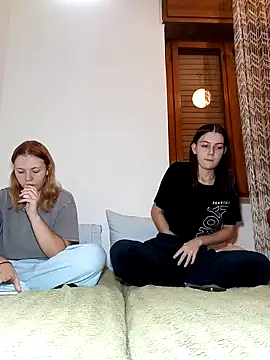 Snapshot of ella_grays chatting on October 16, 2025, 6:16 pm ella grays online show from October 16, 2025, 6:16 pm