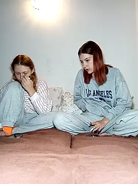 Snapshot of ella_grays chatting on October 7, 2025, 5:14 pm ella grays online show from October 7, 2025, 5:14 pm