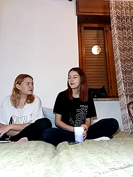 Snapshot of ella_grays chatting on October 17, 2025, 5:48 pm ella grays online show from October 17, 2025, 5:48 pm