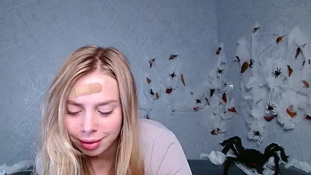 Snapshot of sofiaa_here chatting on October 22, 2025, 12:43 am sofiaa here online show from October 22, 2025, 12:43 am