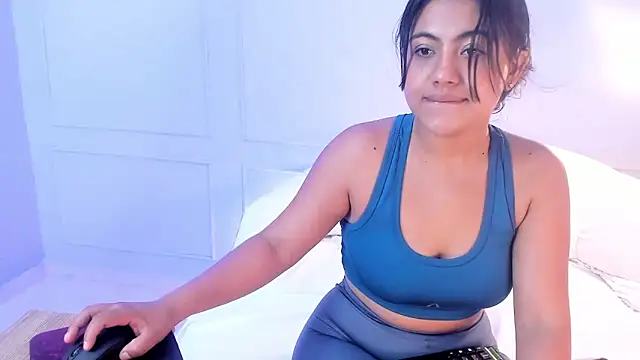 Snapshot of anna_lorenss chatting on March 8, 2025, 12:09 pm anna lorenss online show from March 8, 2025, 12:09 pm