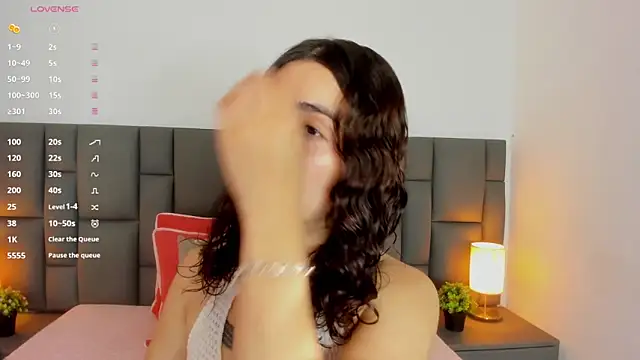 SaraOspinna online show from October 16, 2025, 1:30 pm