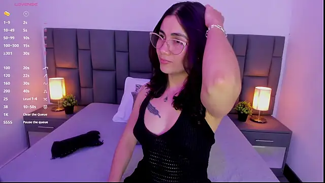 SaraOspinna online show from October 3, 2025, 3:13 pm