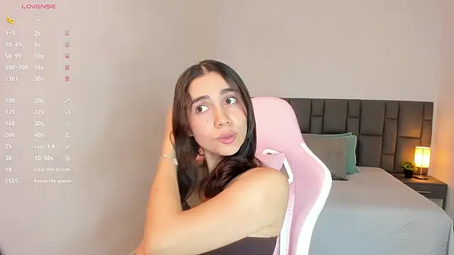 SaraOspinna online show from October 23, 2025, 12:37 pm