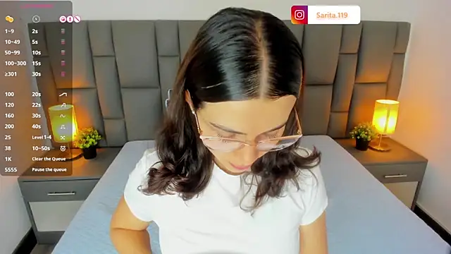 SaraOspinna online show from September 17, 2025, 1:57 pm