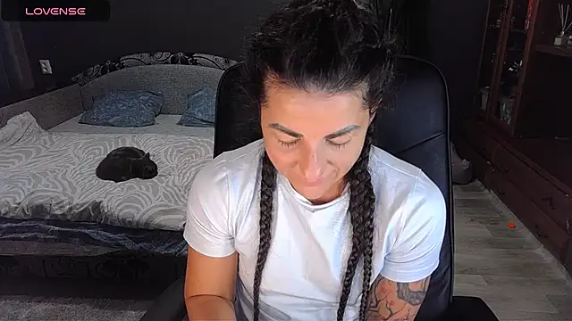 Aria Dl online show from November 13, 2025, 12:31 pm