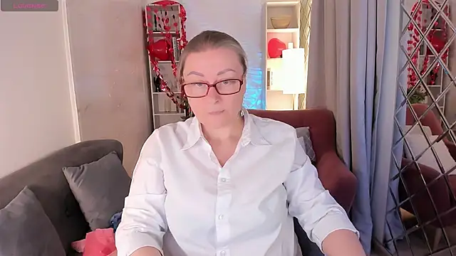 AlexandraKind online show from February 22, 2026, 9:05 pm