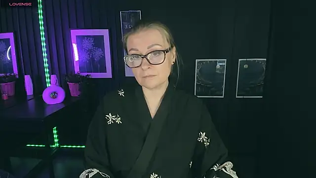AlexandraKind online show from February 28, 2025, 1:47 pm
