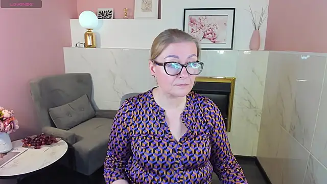 AlexandraKind online show from February 27, 2025, 3:51 am