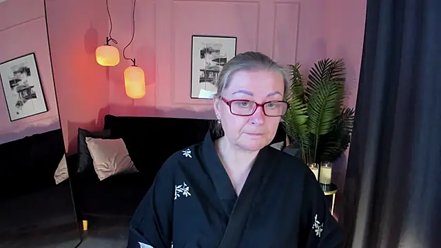 AlexandraKind online show from September 20, 2025, 1:38 pm