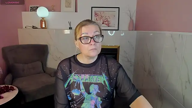 AlexandraKind online show from February 17, 2025, 8:41 am