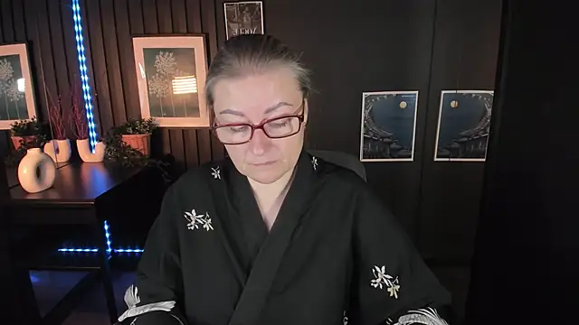 AlexandraKind online show from September 30, 2025, 1:39 pm