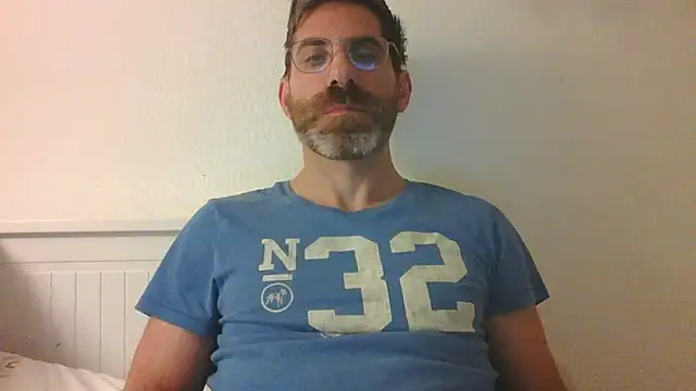 Snapshot of alcatraz009 chatting on October 5, 2025, 1:07 am alcatraz009 online show from October 5, 2025, 1:07 am