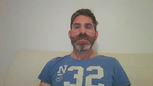 Snapshot of alcatraz009 chatting on October 3, 2025, 4:36 am alcatraz009 online show from October 3, 2025, 4:36 am