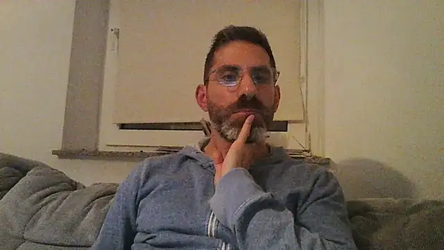 Snapshot of alcatraz009 chatting on October 18, 2025, 7:38 pm alcatraz009 online show from October 18, 2025, 7:38 pm